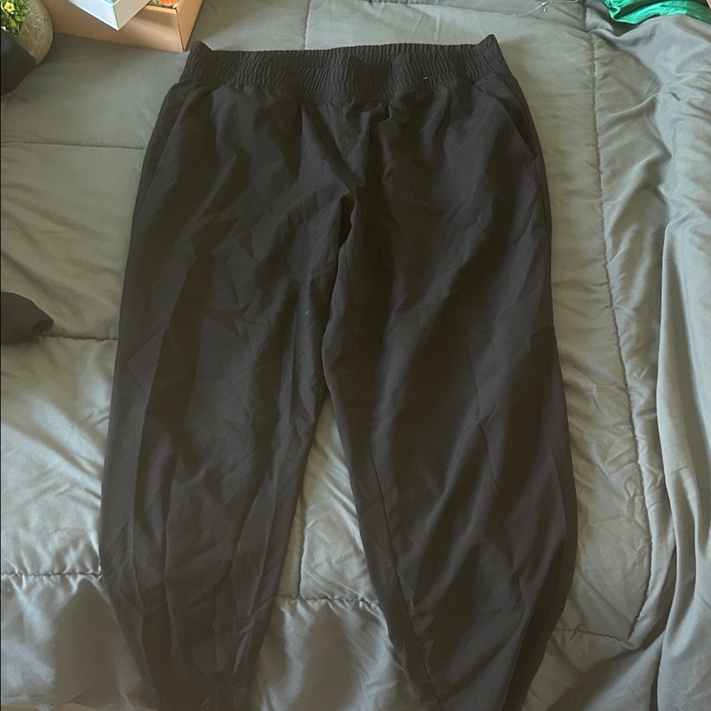 GAP women’s Black Elastic Waist Jogger Pants